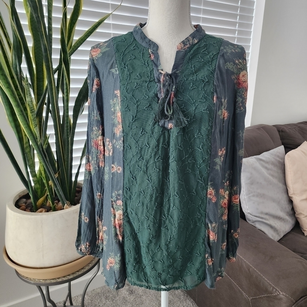 Style & co. Green Floral Long sleeve blouse size medium. New without tags.